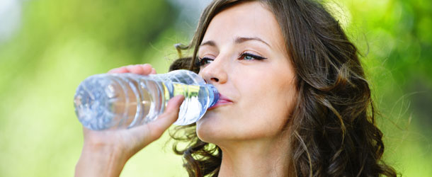 Los beneficios de tomar agua