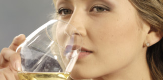 La ingesta de alcohol antes de dormir impide un buen descanso