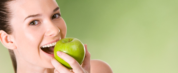 Consumir frutas antes de las comidas no controla el apetito, según estudio