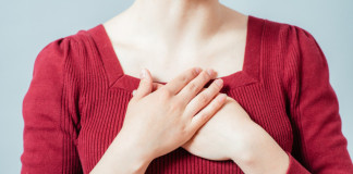 Acciones que provocan que se te caigan los senos