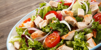 Errores que le quitan lo sano a tu ensalada