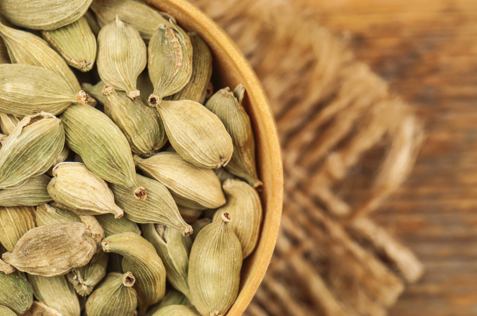 Beneficios y propiedades del cardamomo