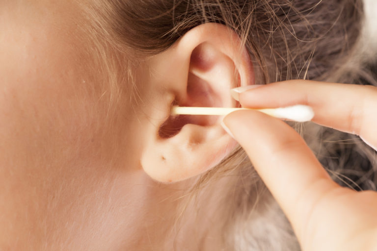 ¿Cómo detectar un taponamiento de oído?