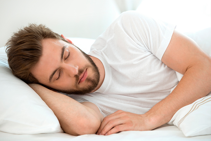 Al dormir el cerebro entra en alerta cada 25 segundos