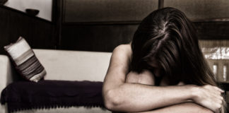 ¿Has sentido un nudo en la garganta cuando quieres llorar? Esta es la razón