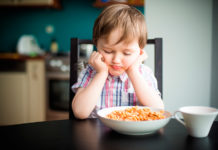 ¿Tienes un hijo quisquilloso al comer? Aprende a identificar la falta de nutrientes