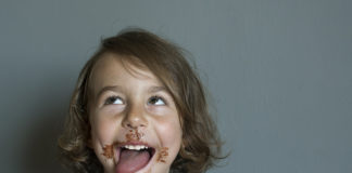 El azúcar es para los niños como alcohol, daña el hígado y el cerebro