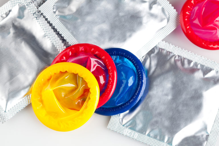 Nuevo preservativo que cambia de color al detectar enfermedades de transmisión sexual