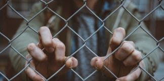 ¿Es buena idea defender a tus hijos de otros niños?